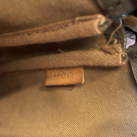 Louis Vuitton Monogram Makeup Cosmetics Bag Case - Picture 9 of 9